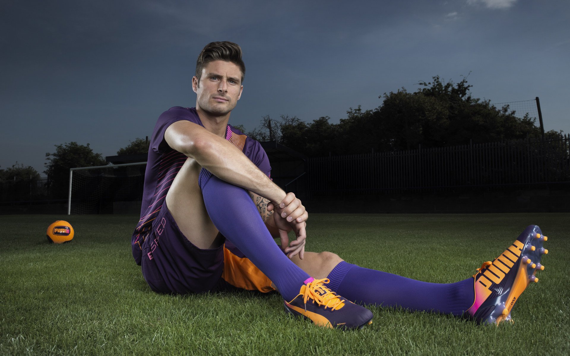 切尔西团队配合默契，整体表现出色，切尔西合影